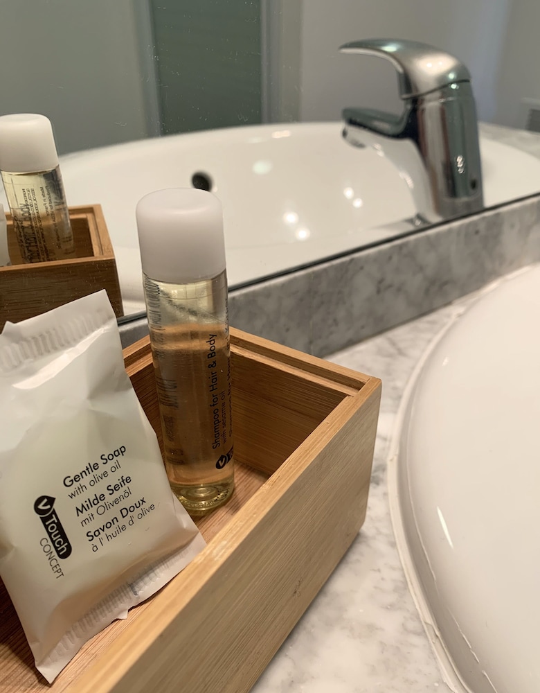 Bathroom amenities