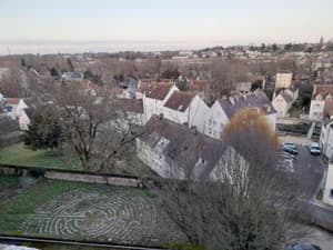 thumbnail: 402231210.jpg