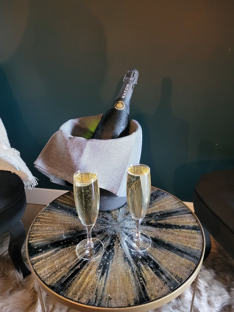 Champagne service