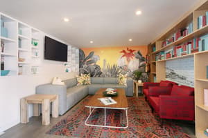 thumbnail: Lobby sitting area
