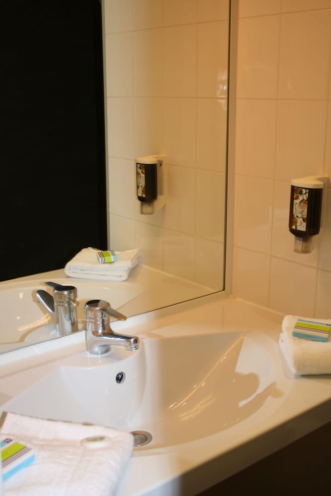 Bathroom sink