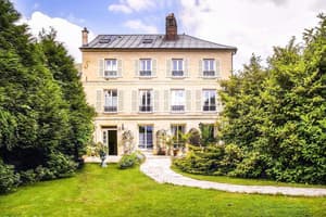 thumbnail: Front of property