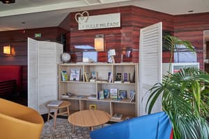 thumbnail: Lobby sitting area