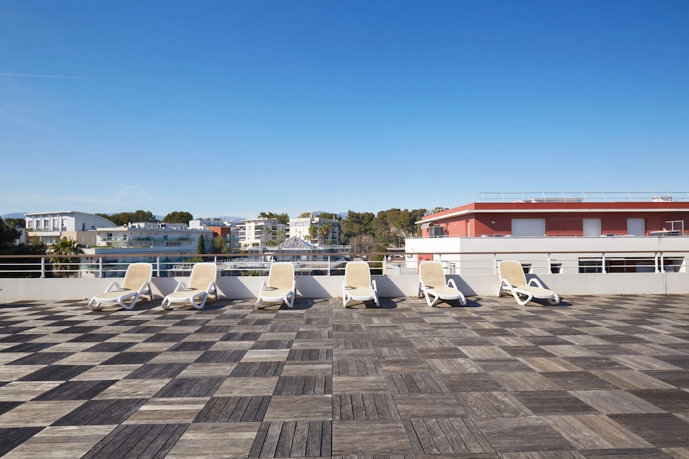 Sundeck