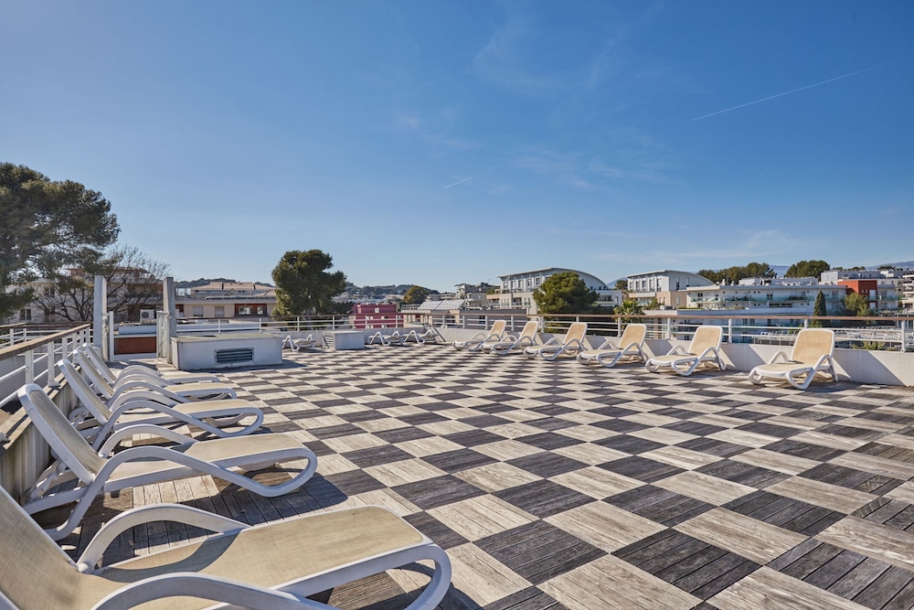Sundeck