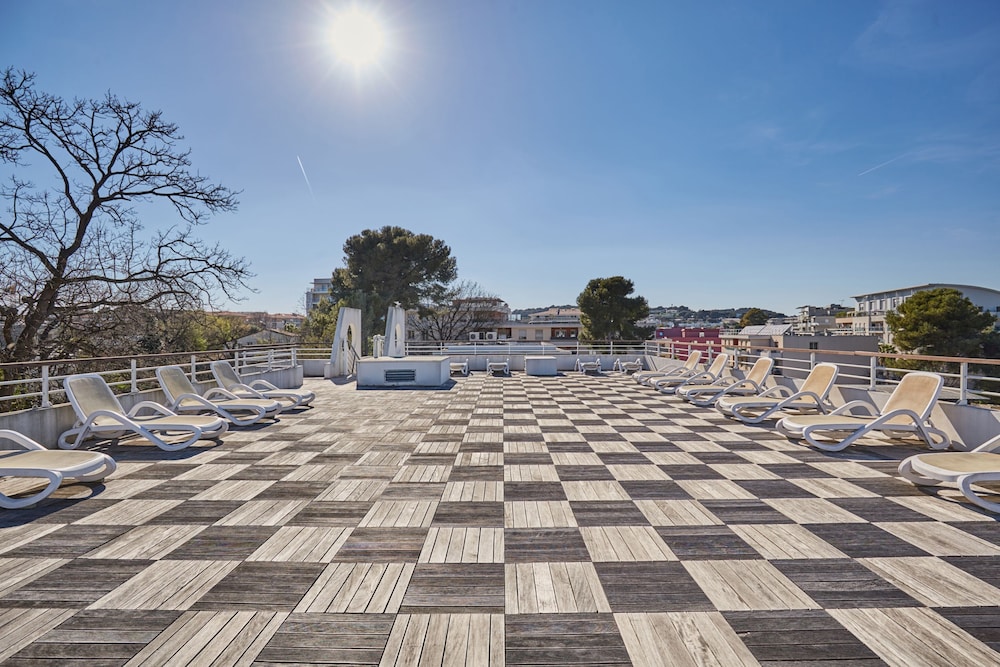 Sundeck