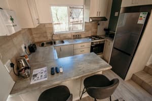 thumbnail: Front of property