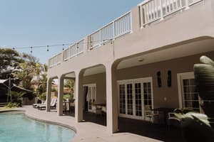 thumbnail: Exterior