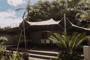 thumbnail: Outdoor dining