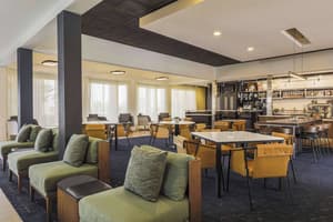 thumbnail: Lobby lounge