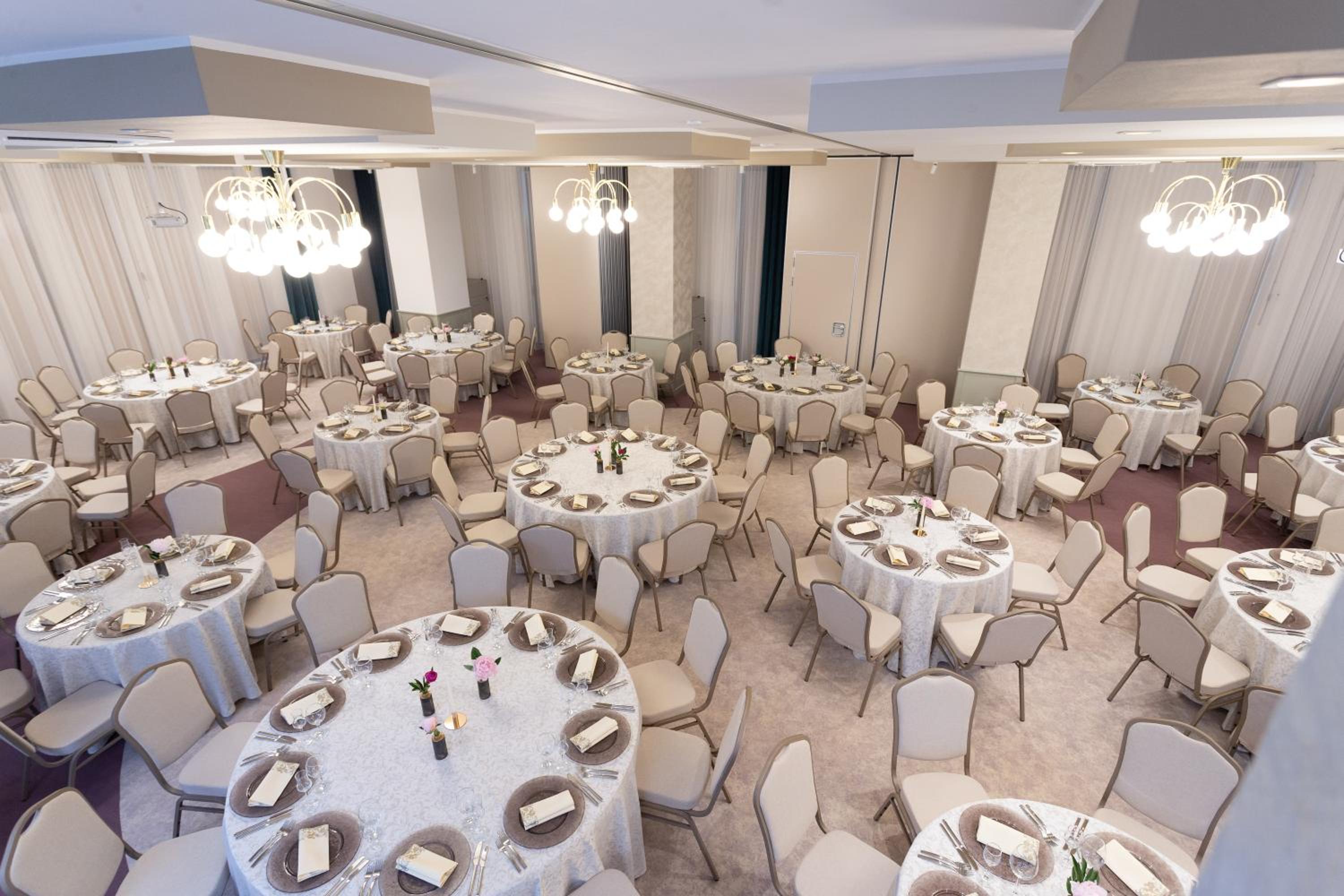 Restaurant-cafeteria