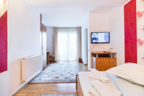 185225833.jpg