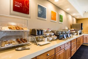 thumbnail: Breakfast area