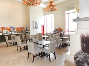 thumbnail: Breakfast area