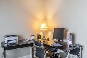 thumbnail: Business center