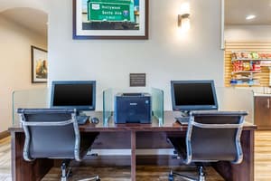 thumbnail: Business center
