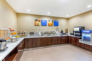 thumbnail: Breakfast area