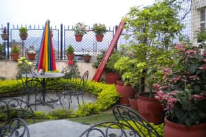 thumbnail: Outdoor dining