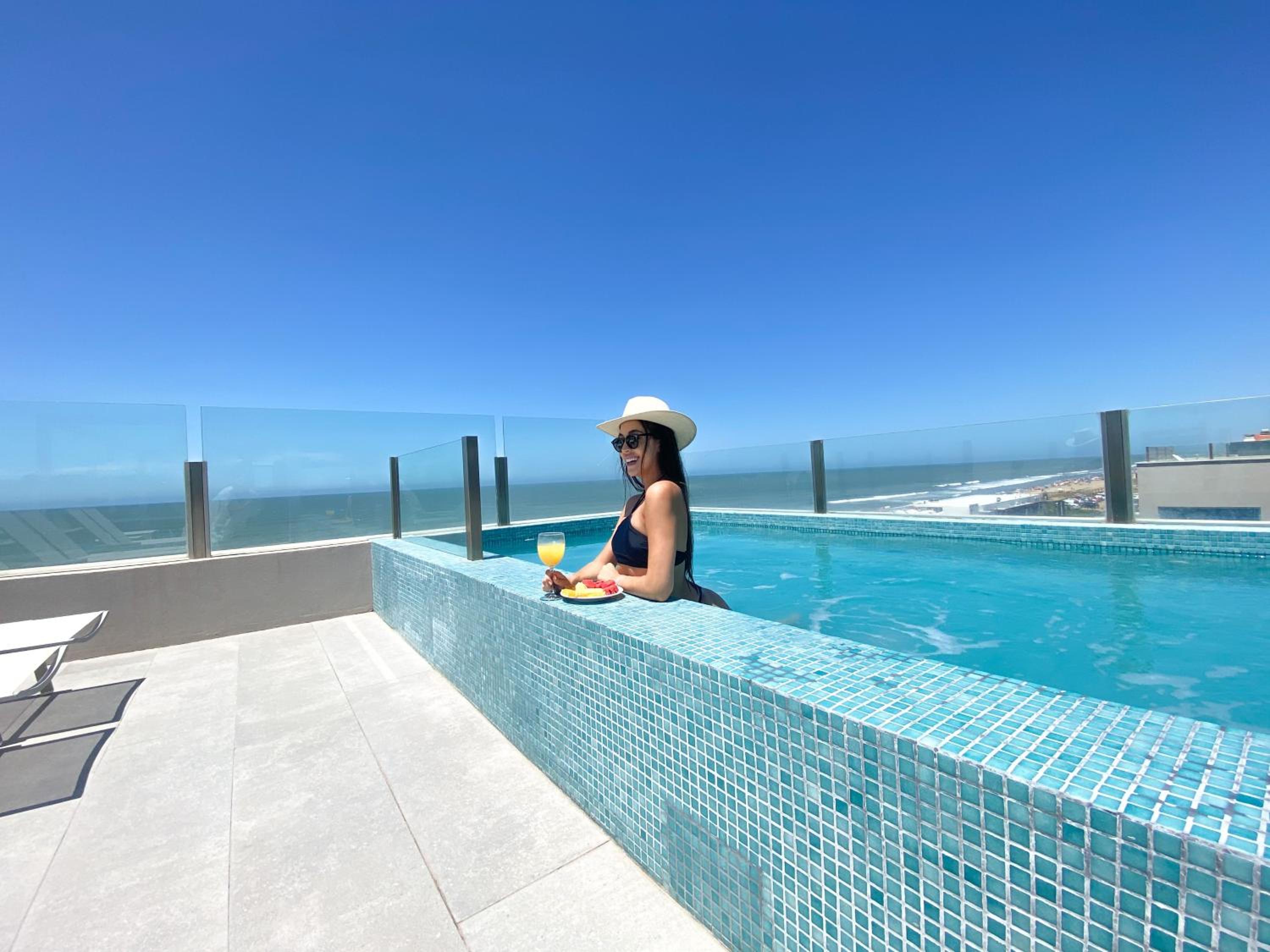 Swimming pool-spa