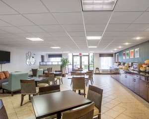 thumbnail: Breakfast area