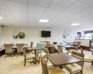thumbnail: Breakfast area