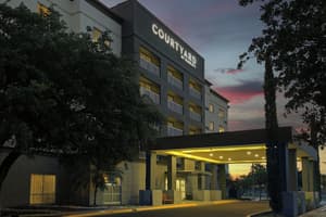 thumbnail: Business center