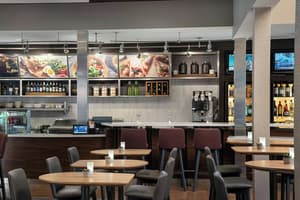 thumbnail: Restaurant