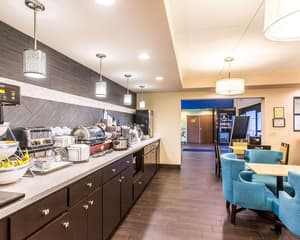 thumbnail: Breakfast area