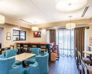 thumbnail: Breakfast area