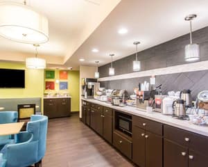 thumbnail: Breakfast area