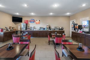 thumbnail: Breakfast area