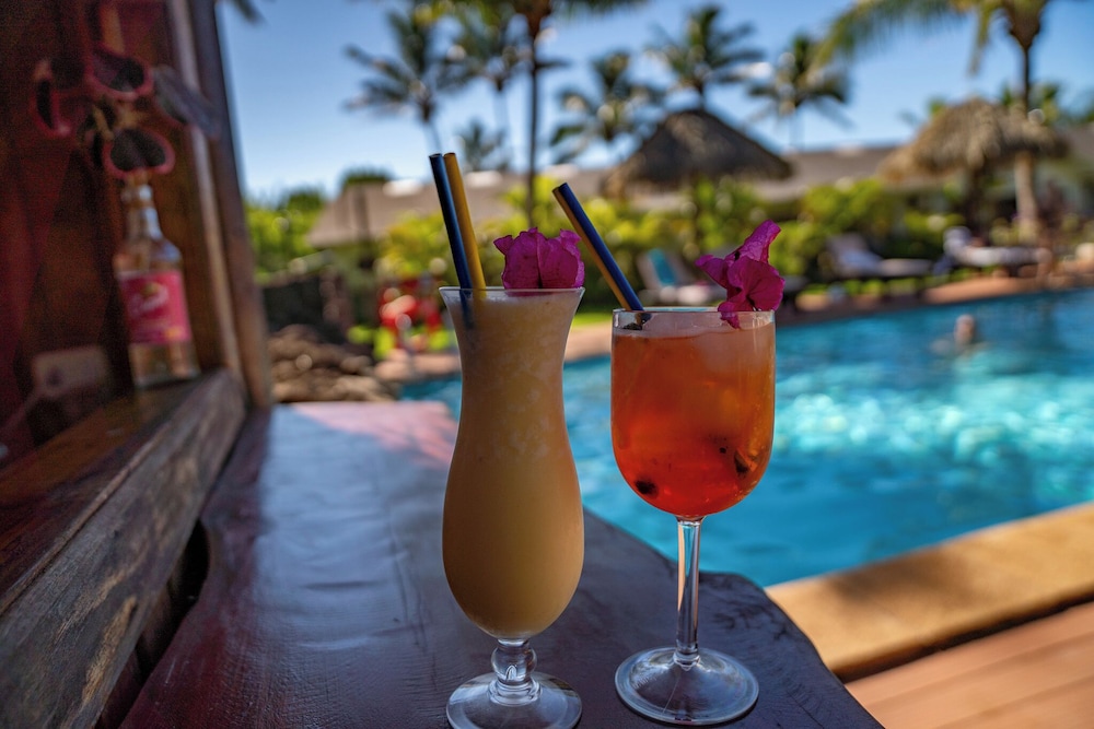 Poolside bar