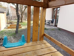 thumbnail: Courtyard view