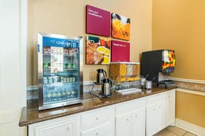 thumbnail: Breakfast area