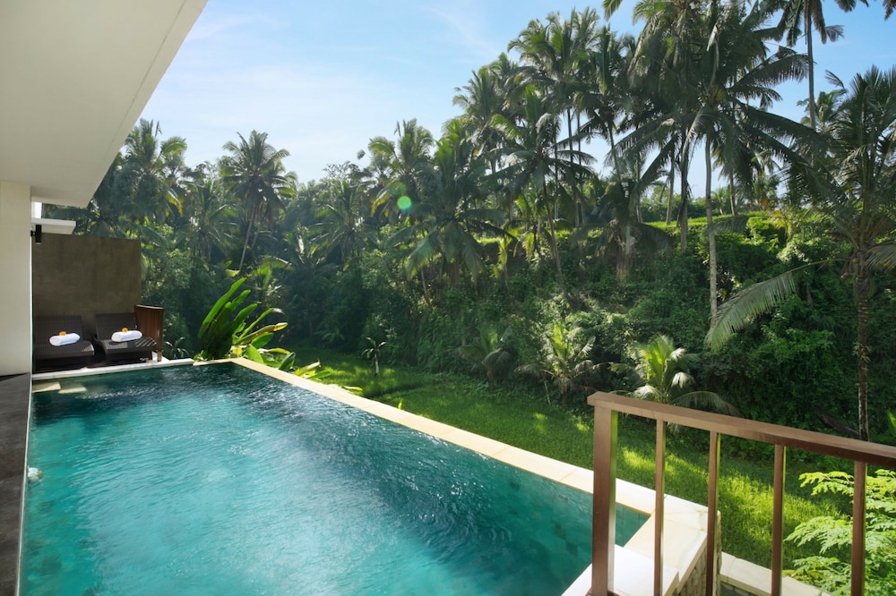 Private pool