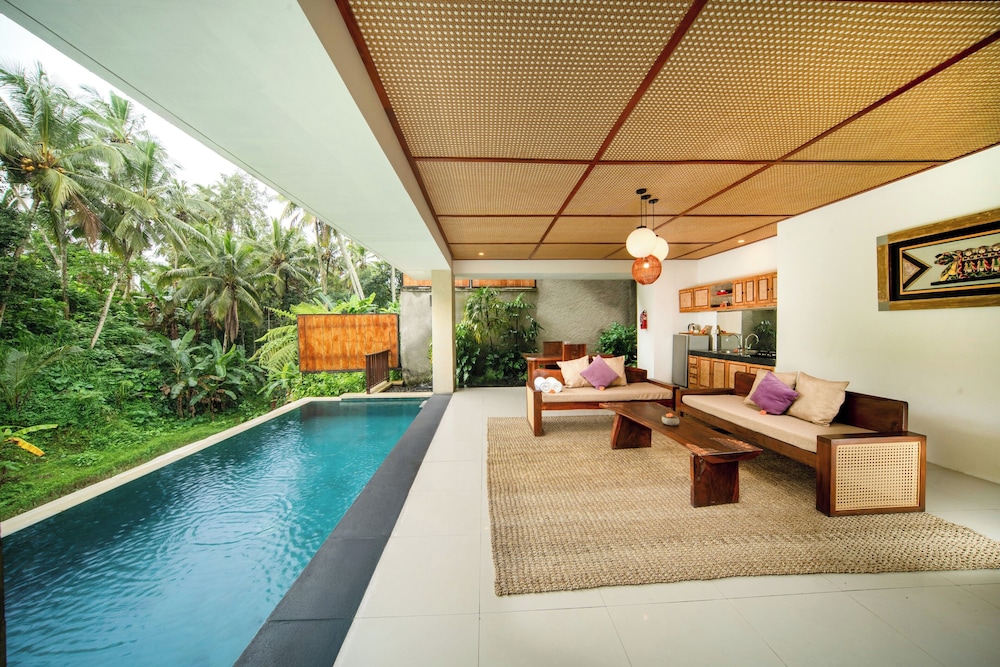 Private pool