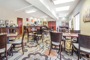 thumbnail: Breakfast area