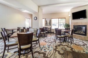 thumbnail: Breakfast area