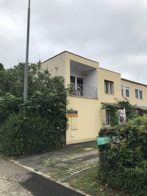 thumbnail: Property entrance