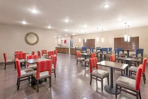 thumbnail: Breakfast area