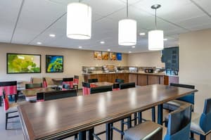 thumbnail: Breakfast area