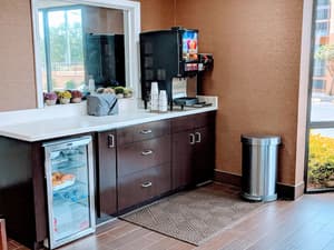 thumbnail: Breakfast area
