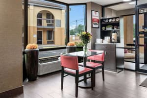 thumbnail: Breakfast area