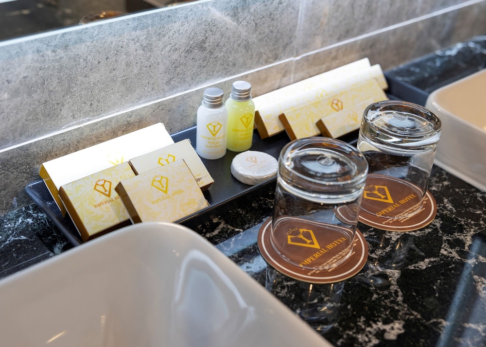 Bathroom amenities