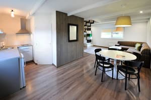 thumbnail: In-room dining