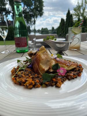 thumbnail: Restaurant