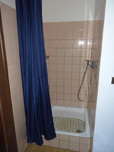 51796167.jpg