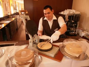 thumbnail: Restaurant