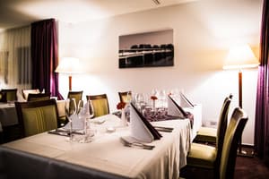 thumbnail: Restaurant