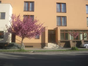 thumbnail: Exterior